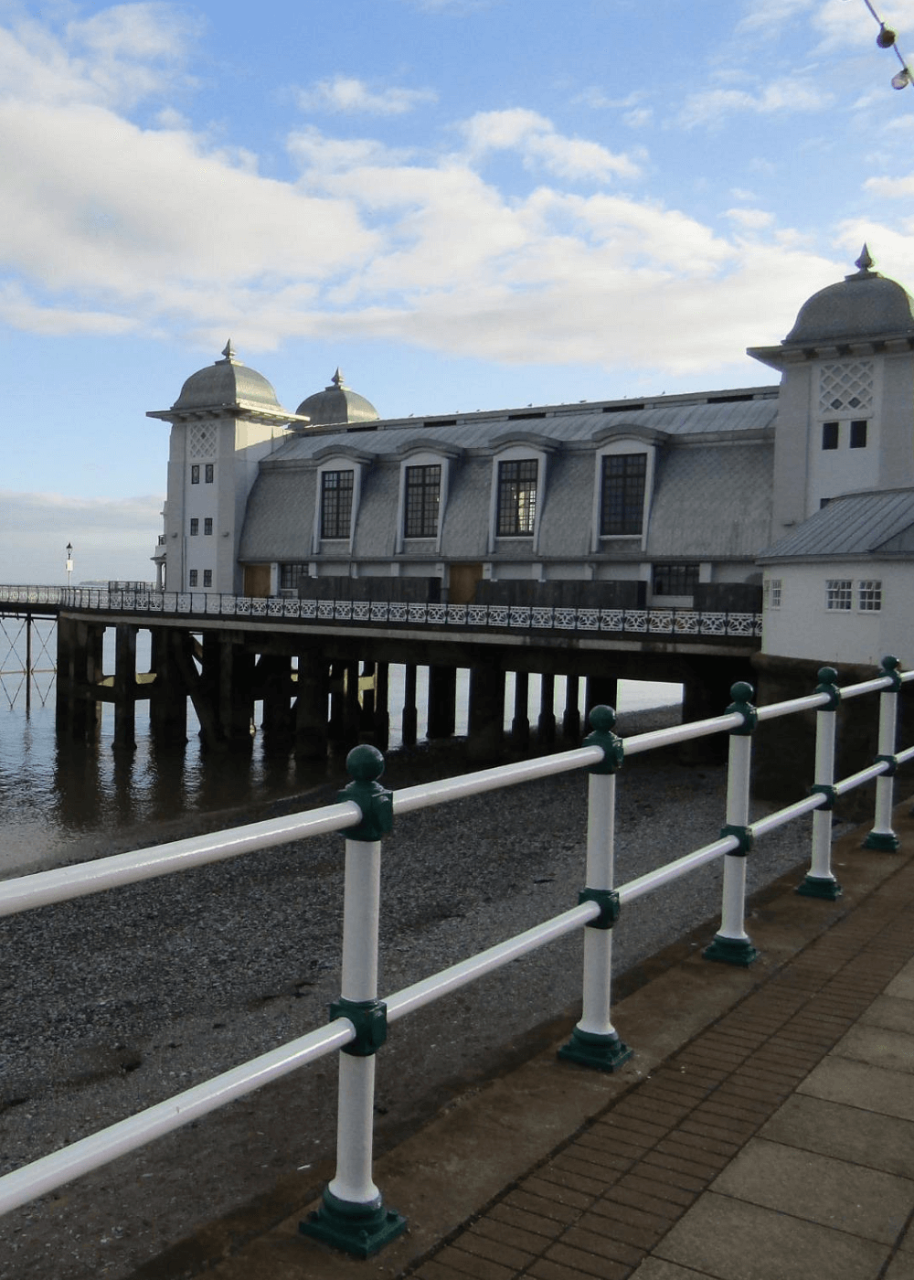 360 photo booth hire in Penarth - mobile banner showing rotating booth platform