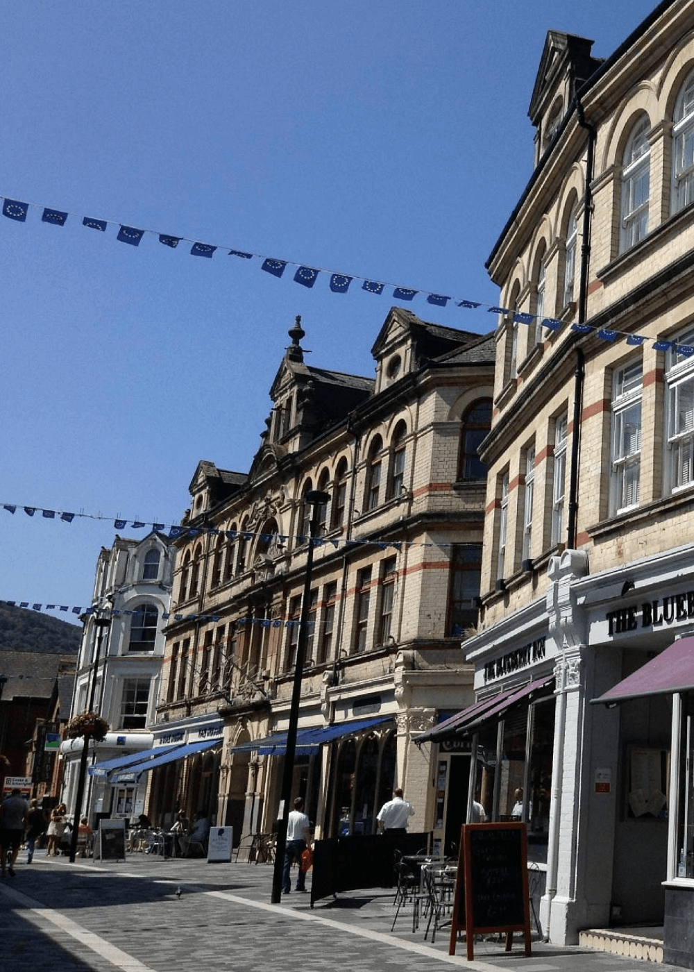 360 photo booth hire in Pontypridd - mobile banner showing rotating booth platform