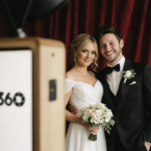 Luxe DSLR Photobooth - Signature Package - Deposit £50